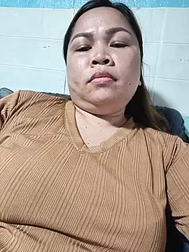 Snapshot of XXLorie_02 chatting on 07-20-26, 12:18 XXLorie 02 online show from 07-20-26, 12:18