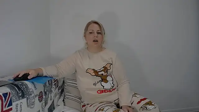 erikaerika online show from 09-28-25, 05:57