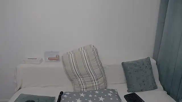 erikaerika online show from 10-04-25, 03:37