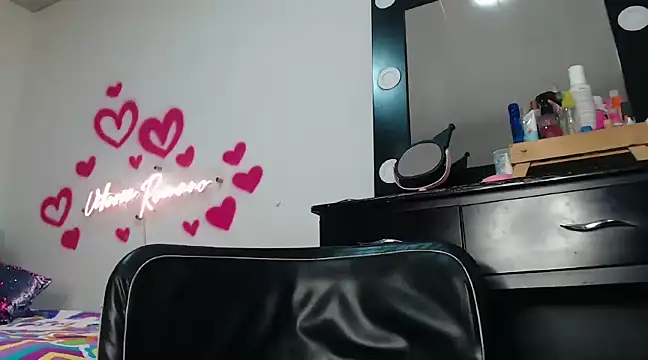 Snapshot of vittoriaromano chatting on 03-23-25, 12:58 vittoriaromano online show from 03-23-25, 12:58