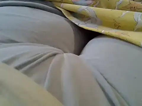 Snapshot of perescam chatting on 02-16-25, 05:15 perescam online show from 02-16-25, 05:15
