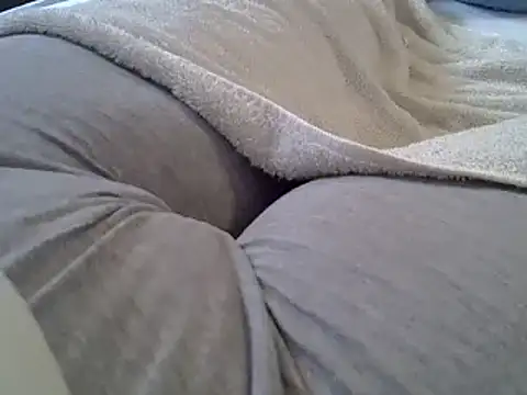 Snapshot of perescam chatting on 03-01-25, 03:27 perescam online show from 03-01-25, 03:27