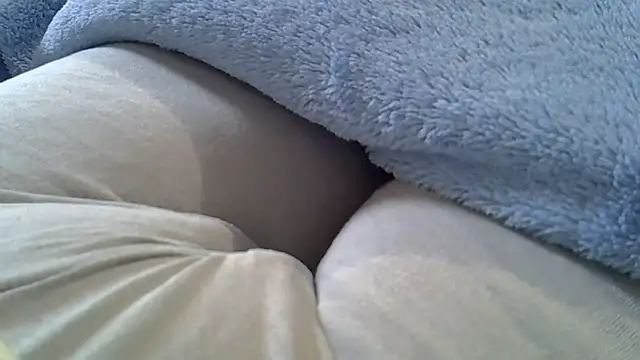 Snapshot of perescam chatting on 09-08-25, 04:17 perescam online show from 09-08-25, 04:17