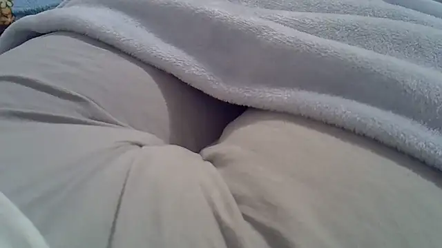Snapshot of perescam chatting on 09-14-25, 02:33 perescam online show from 09-14-25, 02:33