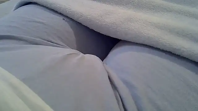Snapshot of perescam chatting on 09-17-25, 02:52 perescam online show from 09-17-25, 02:52