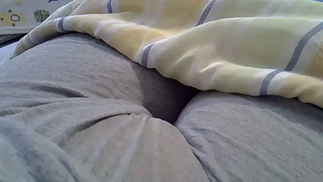 Snapshot of perescam chatting on 10-04-25, 04:49 perescam online show from 10-04-25, 04:49
