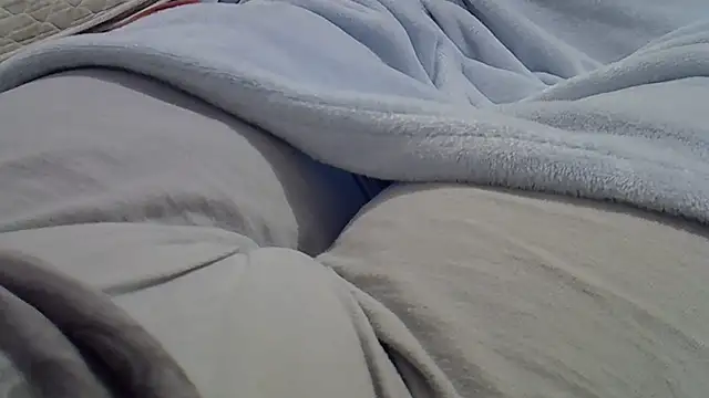 Snapshot of perescam chatting on 10-17-25, 09:39 perescam online show from 10-17-25, 09:39