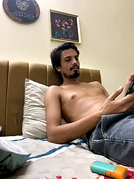 Snapshot of Talha266 chatting on 10-29-25, 02:36 Talha266 online show from 10-29-25, 02:36