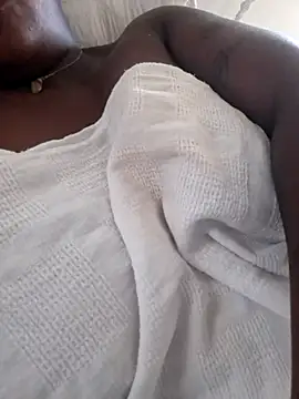 Snapshot of Adrilovechocolate chatting on 05-04-26, 01:51 Adrilovechocolate online show from 05-04-26, 01:51