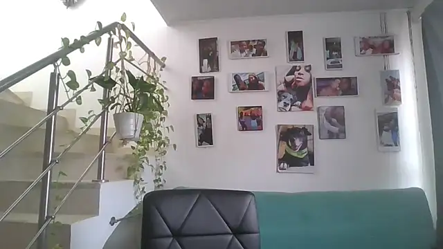Snapshot of Adrilovechocolate chatting on 06-04-26, 04:35 Adrilovechocolate online show from 06-04-26, 04:35