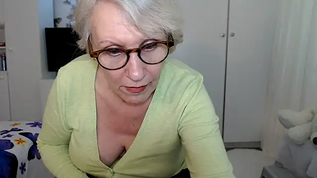 Snapshot of Ghertrude52 chatting on 03-08-25, 10:22 Ghertrude52 online show from 03-08-25, 10:22
