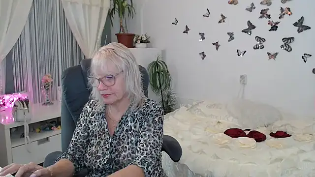 Snapshot of Ghertrude52 chatting on 10-01-25, 03:01 Ghertrude52 online show from 10-01-25, 03:01