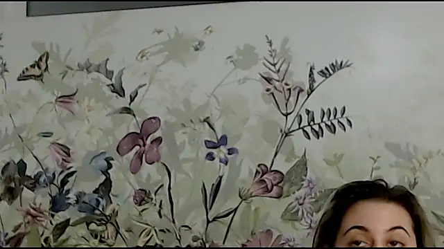 Snapshot of RoseDiamond06 chatting on 02-15-25, 03:28 RoseDiamond06 online show from 02-15-25, 03:28