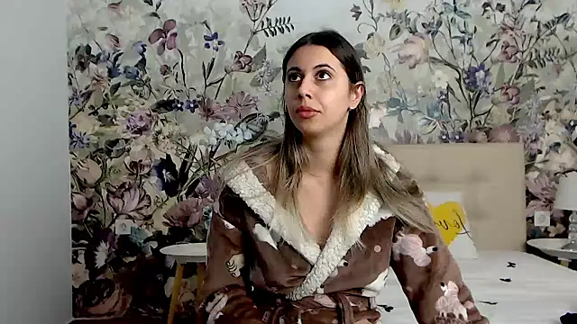 Snapshot of RoseDiamond06 chatting on 10-02-25, 12:23 RoseDiamond06 online show from 10-02-25, 12:23