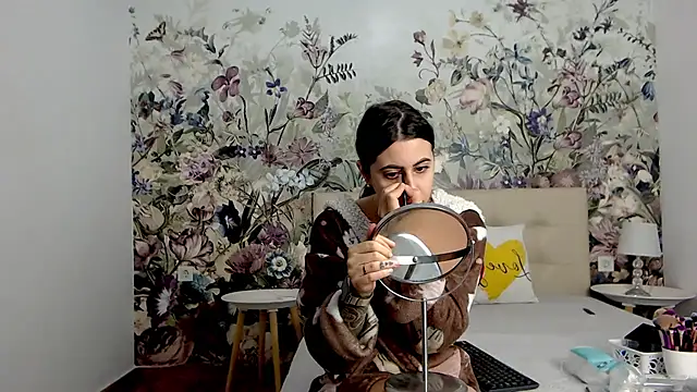 Snapshot of RoseDiamond06 chatting on 10-10-25, 11:09 RoseDiamond06 online show from 10-10-25, 11:09