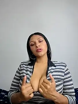 Snapshot of tanya_smitt chatting on 02-13-25, 05:48 tanya smitt online show from 02-13-25, 05:48