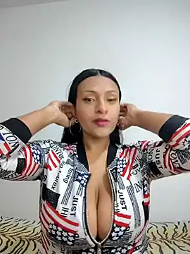 Snapshot of tanya_smitt chatting on 02-21-25, 05:02 tanya smitt online show from 02-21-25, 05:02