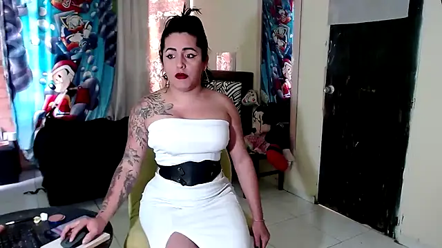 Sashaferrari2000 online show from 10-31-25, 01:01