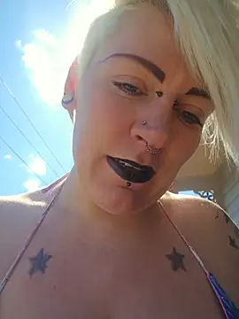 PinkTheHawk online show from 11-04-25, 02:21