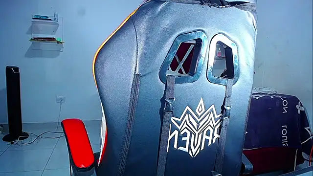 Snapshot of DanisaBrown chatting on 04-25-26, 09:34 DanisaBrown online show from 04-25-26, 09:34