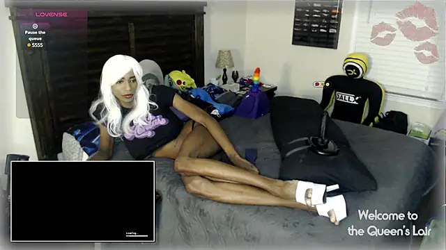 Snapshot of QueenofWhiteIce chatting on 01-21-25, 04:32 QueenofWhiteIce online show from 01-21-25, 04:32