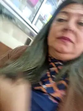 Snapshot of emma_tour chatting on 12-20-24, 02:05 emma tour online show from 12-20-24, 02:05