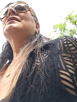 Snapshot of emma_tour chatting on 12-26-24, 03:31 emma tour online show from 12-26-24, 03:31