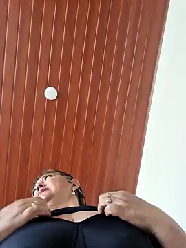 Snapshot of emma_tour chatting on 12-29-24, 03:03 emma tour online show from 12-29-24, 03:03