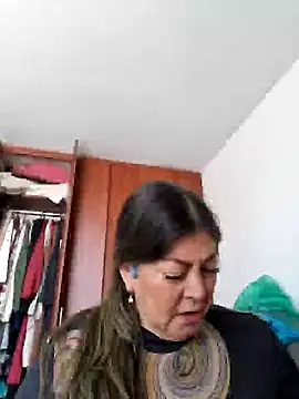 Snapshot of emma_tour chatting on 01-06-25, 03:29 emma tour online show from 01-06-25, 03:29