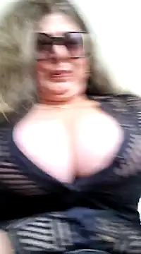 Snapshot of emma_tour chatting on 01-13-25, 05:33 emma tour online show from 01-13-25, 05:33