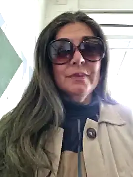 Snapshot of emma_tour chatting on 01-22-25, 07:56 emma tour online show from 01-22-25, 07:56