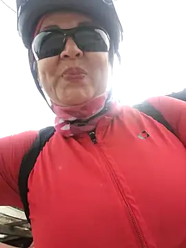 Snapshot of emma_tour chatting on 01-24-25, 03:02 emma tour online show from 01-24-25, 03:02