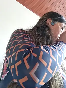 Snapshot of emma_tour chatting on 02-03-25, 08:57 emma tour online show from 02-03-25, 08:57