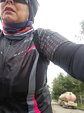 Snapshot of emma_tour chatting on 02-12-25, 02:10 emma tour online show from 02-12-25, 02:10