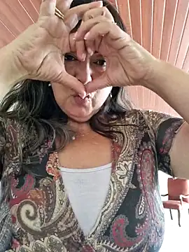 Snapshot of emma_tour chatting on 02-16-25, 05:15 emma tour online show from 02-16-25, 05:15