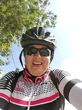 Snapshot of emma_tour chatting on 02-28-25, 02:20 emma tour online show from 02-28-25, 02:20