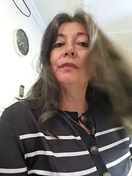 Snapshot of emma_tour chatting on 03-04-25, 04:09 emma tour online show from 03-04-25, 04:09