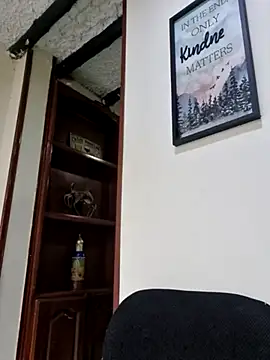 Snapshot of emma_tour chatting on 03-05-25, 09:48 emma tour online show from 03-05-25, 09:48