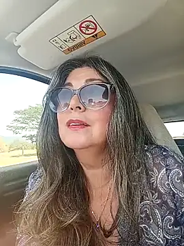 Snapshot of emma_tour chatting on 09-24-25, 04:10 emma tour online show from 09-24-25, 04:10