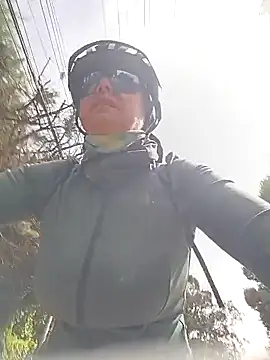 emma tour online show from 04-18-26, 02:43