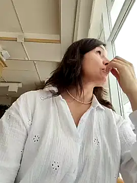 EvaXOAir online show from 03-13-26, 05:25