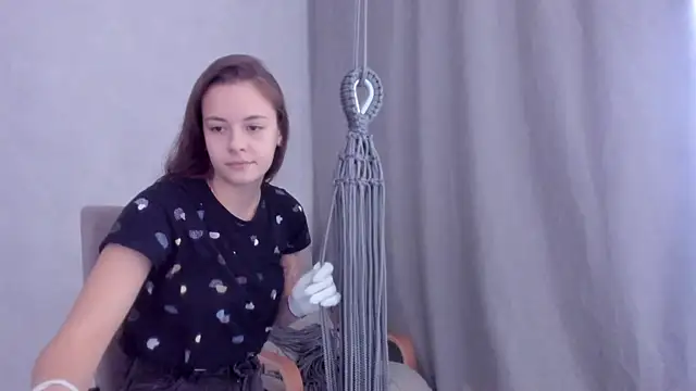 why again me online show from 02-14-25, 10:59