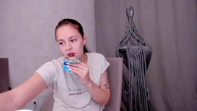 why again me online show from 02-23-25, 09:37