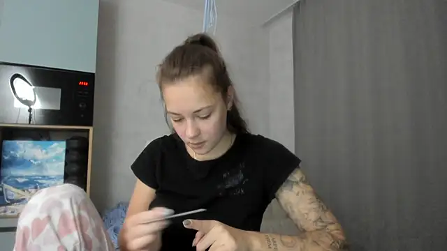 why again me online show from 10-31-25, 08:54