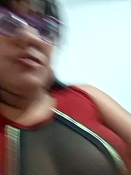 Snapshot of ZaidaWet chatting on 02-26-25, 10:53 ZaidaWet online show from 02-26-25, 10:53