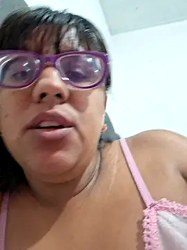 Snapshot of ZaidaWet chatting on 03-06-25, 05:43 ZaidaWet online show from 03-06-25, 05:43