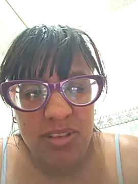 Snapshot of ZaidaWet chatting on 03-07-25, 02:45 ZaidaWet online show from 03-07-25, 02:45