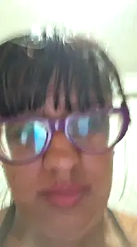 Snapshot of ZaidaWet chatting on 03-12-25, 06:11 ZaidaWet online show from 03-12-25, 06:11