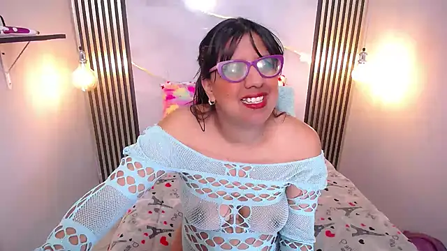 Snapshot of ZaidaWet chatting on 09-15-25, 12:49 ZaidaWet online show from 09-15-25, 12:49