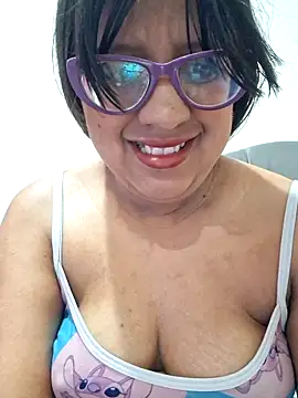 Snapshot of ZaidaWet chatting on 09-19-25, 11:55 ZaidaWet online show from 09-19-25, 11:55